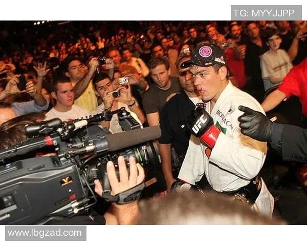 UFC将军胡阿对决狼人展现巅峰对抗激情与荣耀的激烈较量